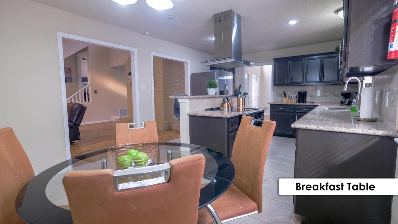 ヒューストン Pool House, 20 Minutes From Dt 4Bdr For 10 Guests - Winklemanヴィラ エクステリア 写真