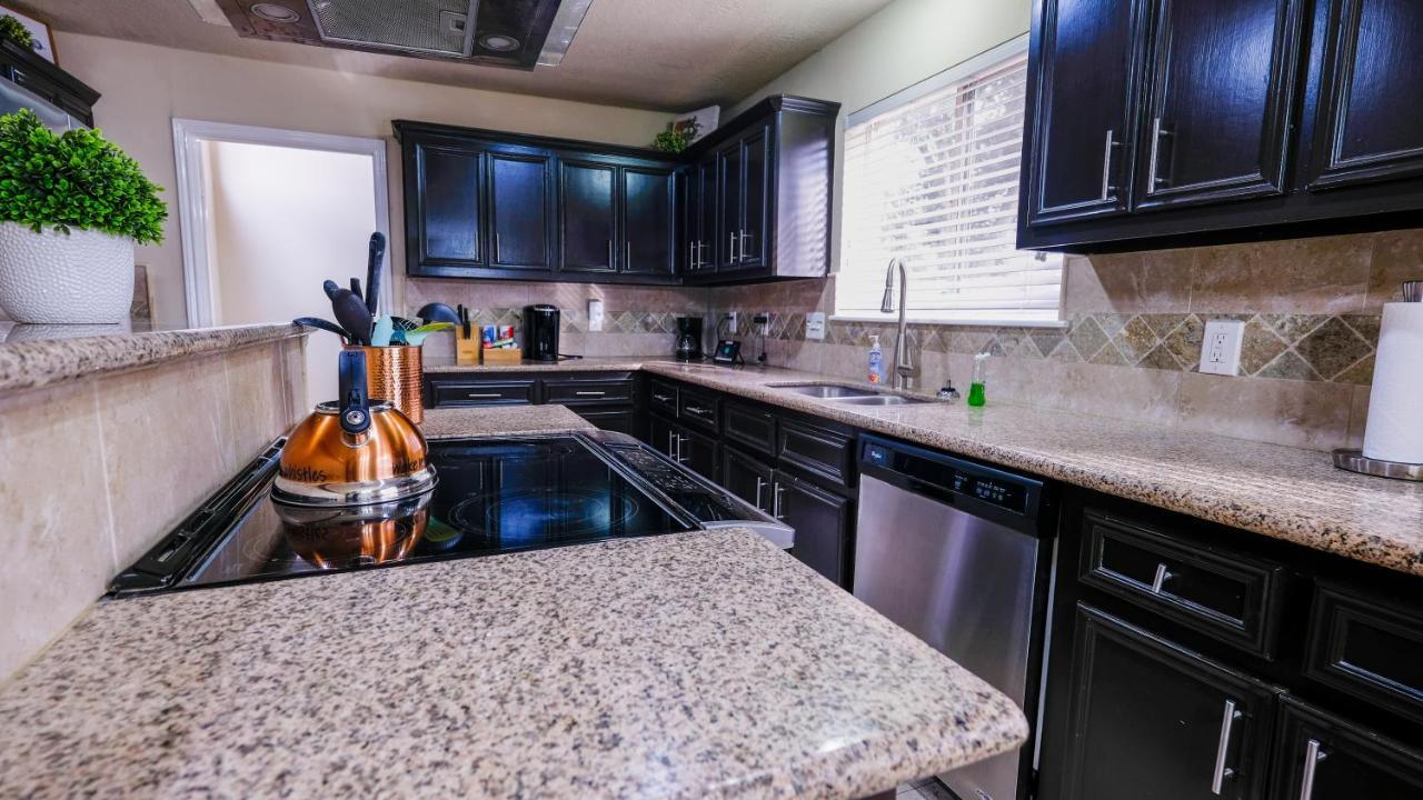 ヒューストン Pool House, 20 Minutes From Dt 4Bdr For 10 Guests - Winklemanヴィラ エクステリア 写真