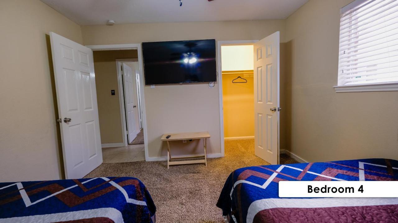 ヒューストン Pool House, 20 Minutes From Dt 4Bdr For 10 Guests - Winklemanヴィラ エクステリア 写真