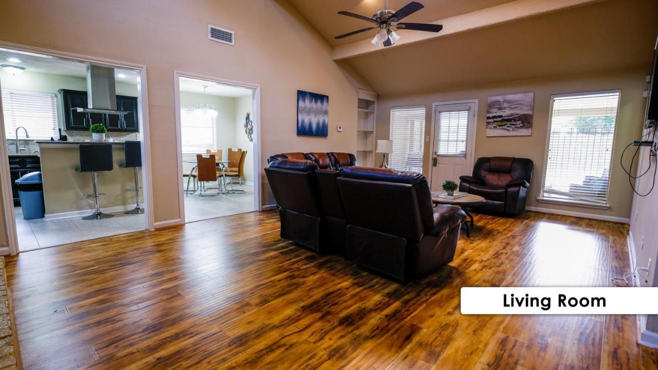 ヒューストン Pool House, 20 Minutes From Dt 4Bdr For 10 Guests - Winklemanヴィラ エクステリア 写真